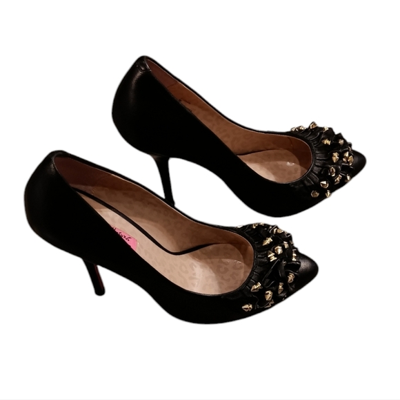 Betsy Johnson Black Ruffled Grunge Whimsgoth Studded Pink Bottom Heels Size 9 - Picture 1 of 13